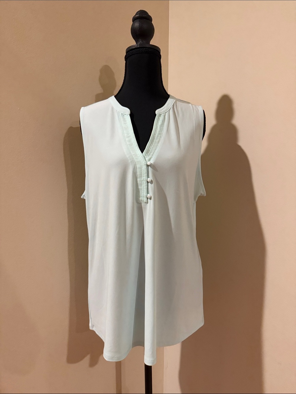 White House Black Market Mint Green Sleeveless Camisole